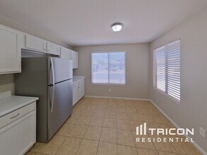 2013 S 86th Dr in Tolleson, AZ - Building Photo - Building Photo