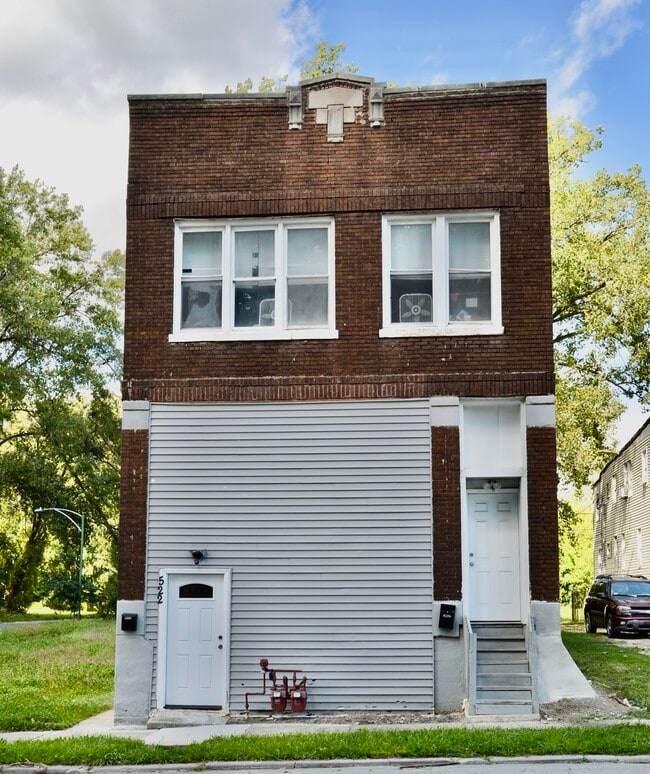 property at 522 W 81st St