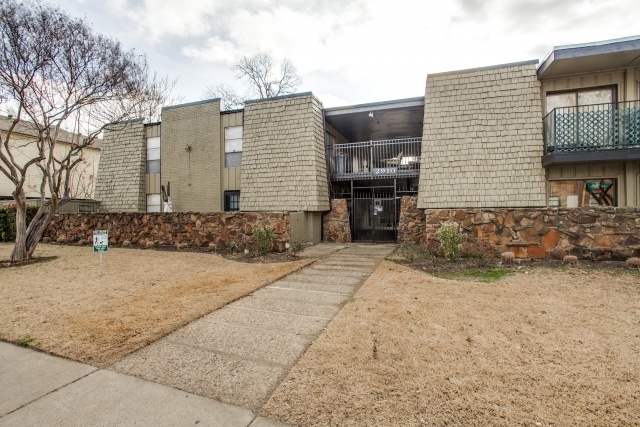 The Gardens Apartments in Dallas, TX - Building Photo - Building Photo