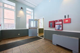 Water Street Commons in Rochester, NY - Foto de edificio - Lobby