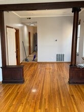 3748 W Cermak Rd, Unit 2 in Chicago, IL - Building Photo - Building Photo