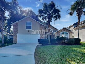 807 Hickory Knolls Dr in Green Cove Springs, FL - Building Photo