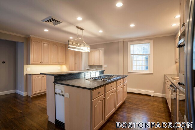 40 Puddingstone Ln in Newton, MA - Building Photo - Building Photo