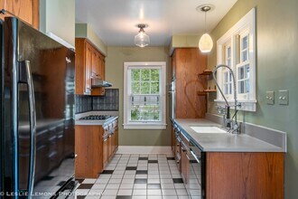 241 W Van Buren Ave in Naperville, IL - Building Photo - Building Photo