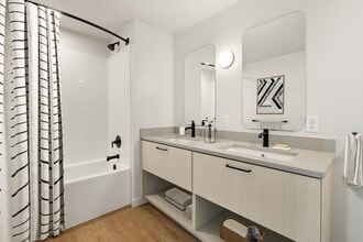 Avenue 34 in Los Angeles, CA - Foto de edificio - Building Photo