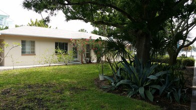 Sea Gull Apartments in Indian Rocks Beach, FL - Foto de edificio - Building Photo