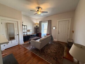 1022 E Oak St in Louisville, KY - Building Photo - Building Photo