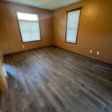 425 N 27th Ave W in Duluth, MN - Building Photo - Building Photo