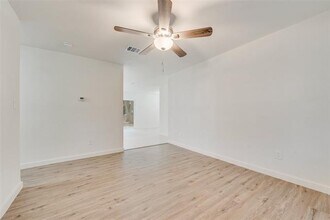 3853 Commonwealth Dr in Garland, TX - Building Photo - Building Photo