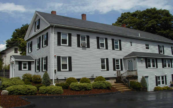 27 N Main St in Middleton, MA - Foto de edificio