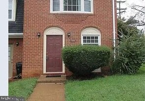 352 Jackson St in Warrenton, VA - Building Photo