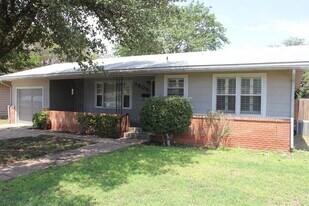 3806 30th St in Lubbock, TX - Building Photo