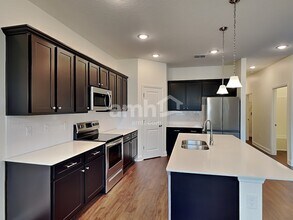 6102 Little Blf Cir in Mascotte, FL - Building Photo - Building Photo