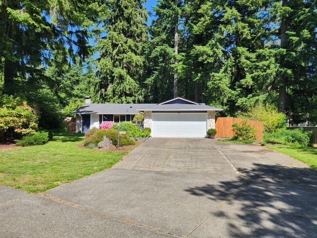 property at 5606 Normandy Dr SE