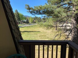 4087 Sunrise Ln in South Lake Tahoe, CA - Building Photo