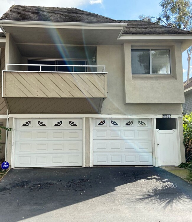 22352 Caminito Arroyo Seco