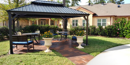 16700 Ella Blvd in Houston, TX - Building Photo - Building Photo