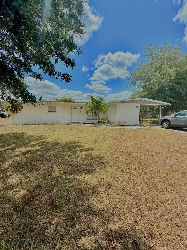 property at 1104 E Jasmine Rd