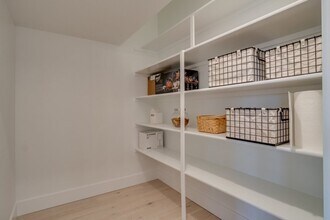 1118 SW Dottie Ct in Troutdale, OR - Building Photo - Building Photo