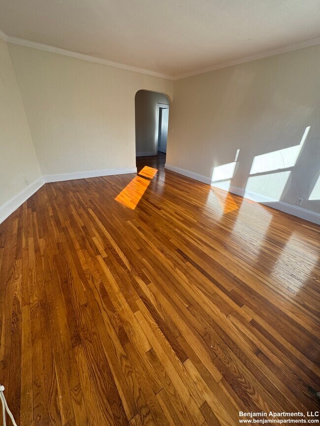 2039 Commonwealth Ave, Unit 31 in Boston, MA - Building Photo - Building Photo