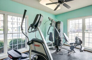 Aquia Terrace in Stafford, VA - Building Photo