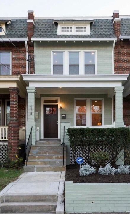 628 Madison St NW in Washington, DC - Building Photo
