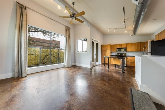 property at 911 Keith Ln