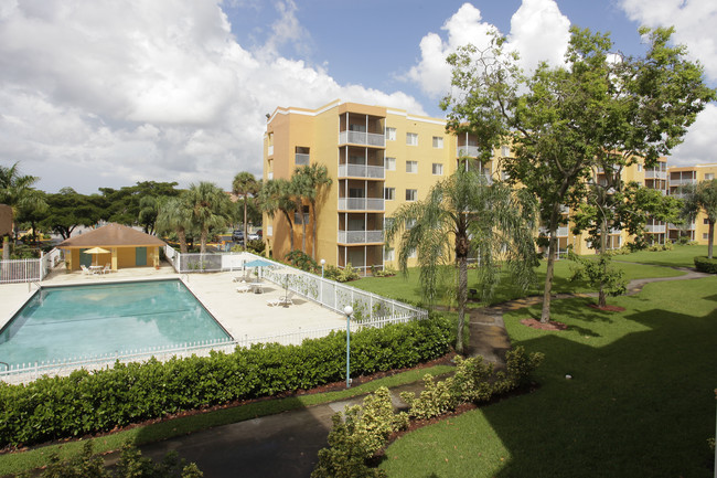 New Park Towers in Miramar, FL - Building Photo - Building Photo