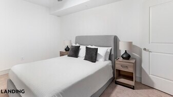 777 Preston St, Unit 23D in Houston, TX - Building Photo
