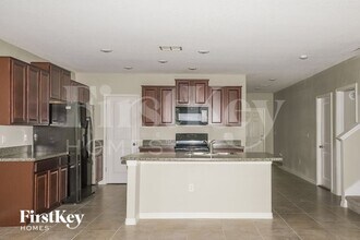 14706 Scottburgh Glen Dr in Wimauma, FL - Building Photo - Building Photo