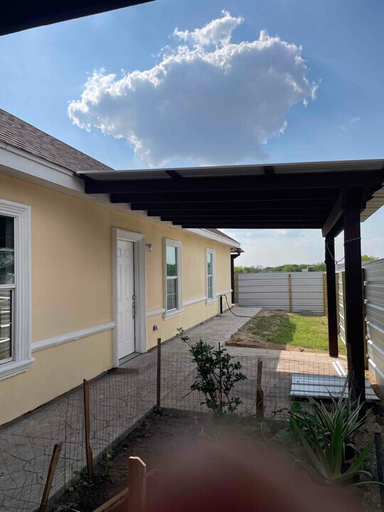 22613 Sunflower Rd in Edcouch, TX - Building Photo