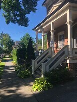 147 Woodlawn Ave, Unit 2 in Saratoga Springs, NY - Building Photo