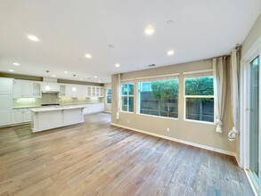 15871 Lesar Pl in San Diego, CA - Building Photo - Building Photo