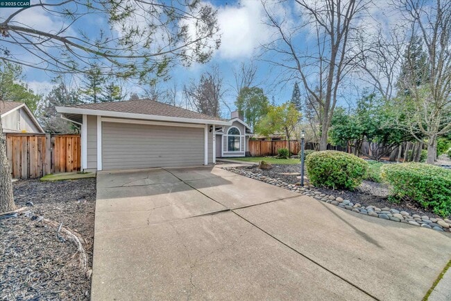 1060 St Andrews Dr in El Dorado Hills, CA - Building Photo - Building Photo