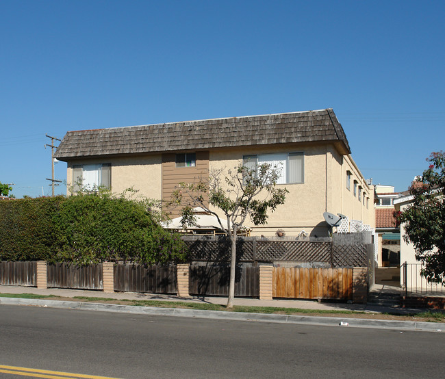 1201 Ocean Ave in Seal Beach, CA - Building Photo - Building Photo