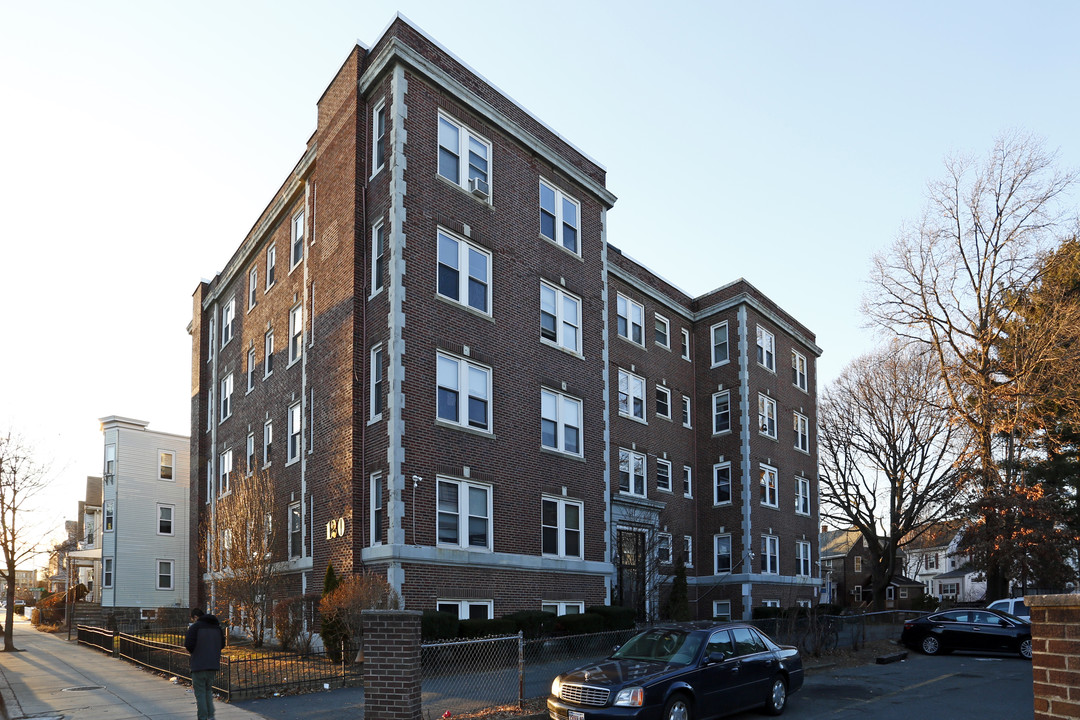 Salem Street Apartments in Malden, MA - Foto de edificio