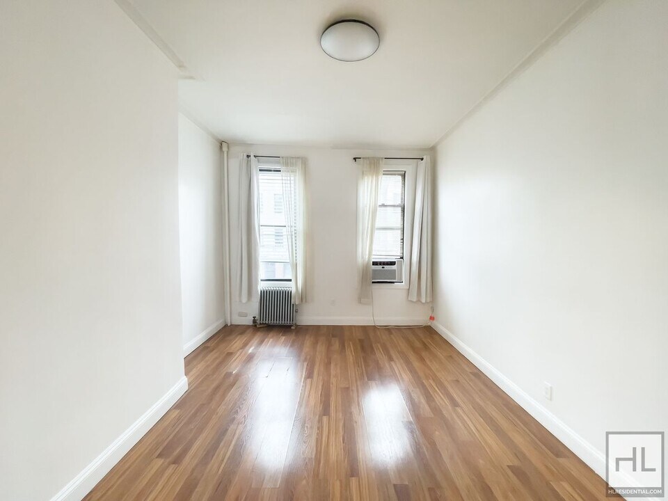 293 Wyckoff Ave in Brooklyn, NY - Building Photo