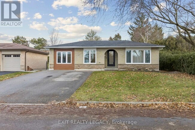 property at 4 Oak Ct