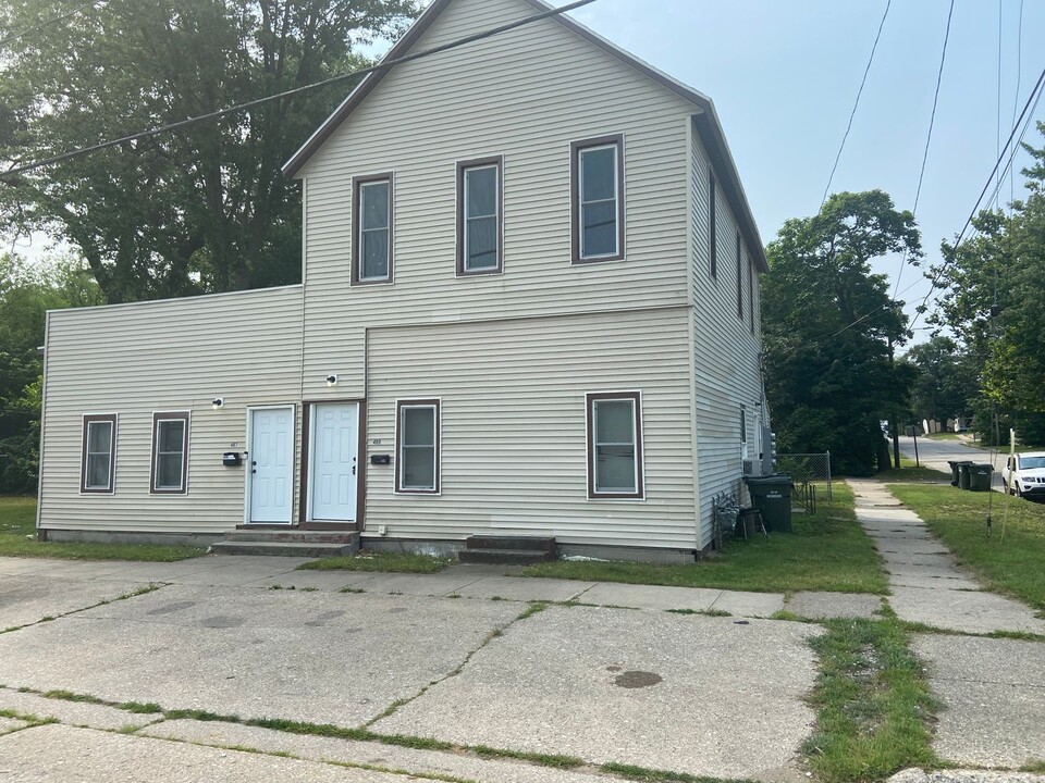 487 W Grand Ave in Muskegon, MI - Building Photo