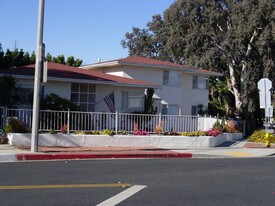 935 W Beach Ave, Unit 1/2 in Inglewood, CA - Building Photo