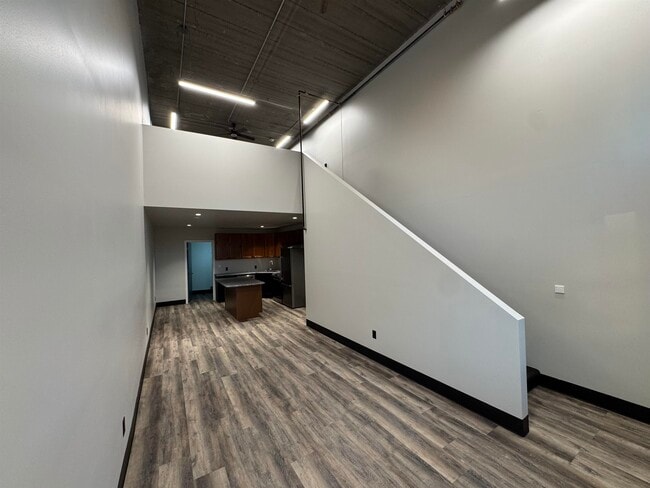 property at 824 W 8th St