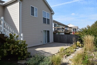 354 Birchwood Crossing Ln in Maryland Heights, MO - Building Photo - Building Photo