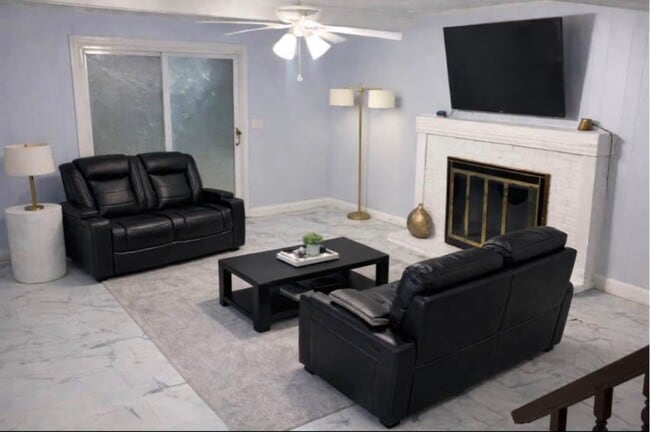 8604 Wayfield Ct in Louisville, KY - Building Photo - Building Photo