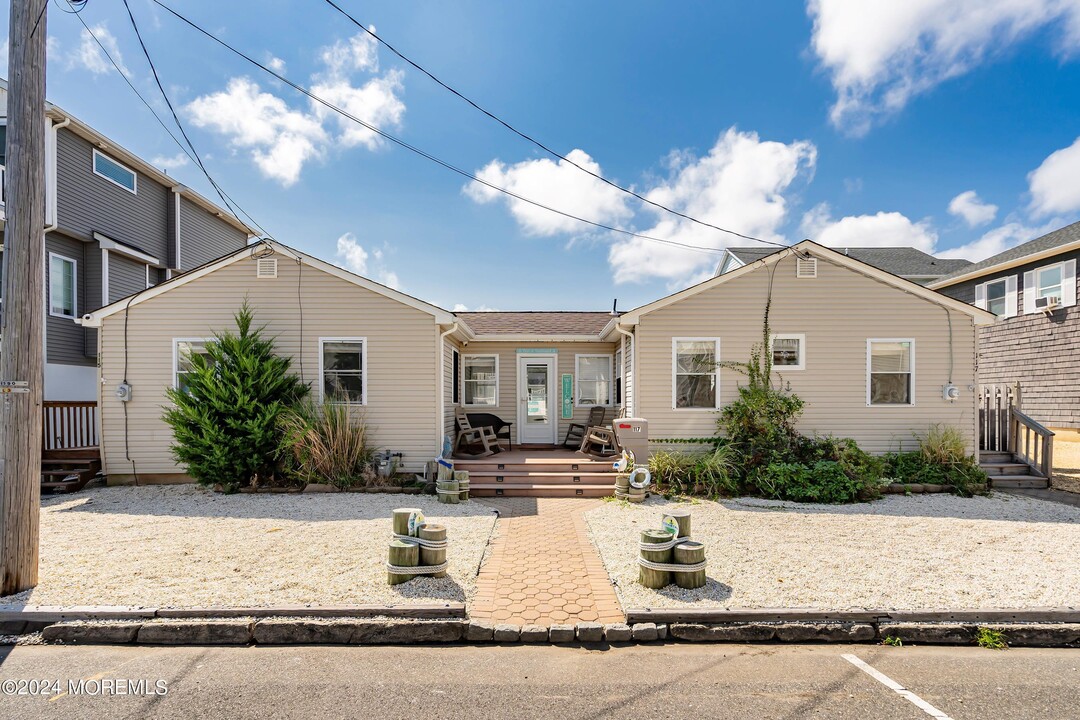 115-117 Coolidge Ave in Seaside Heights, NJ - Building Photo