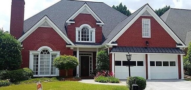 property at 312 Declaire Way NE