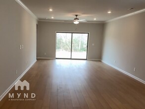 15697 Ruthie Lynn Dr in Athens, AL - Foto de edificio - Building Photo