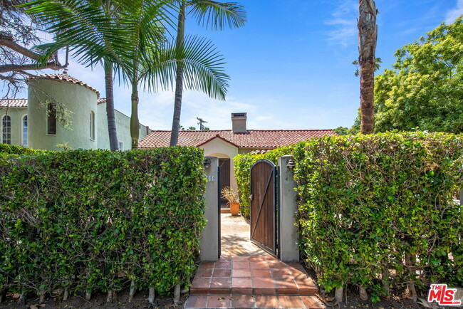 905 N La Jolla Ave in West Hollywood, CA - Building Photo - Building Photo