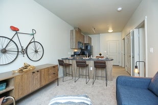 Thai Binh Apartments in Seattle, WA - Building Photo