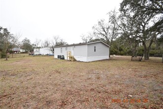 16822 Lashua Dr in Spring Hill, FL - Building Photo - Building Photo