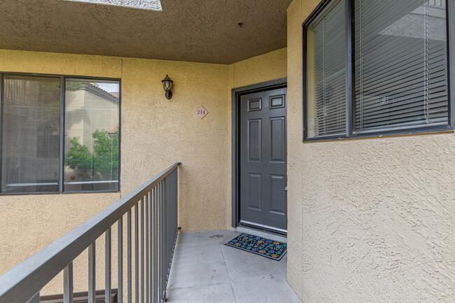 4925 E DESERT COVE Ave, Unit 214 in Scottsdale, AZ - Building Photo - Building Photo